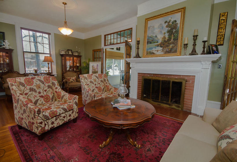 Dickey House Bed & Breakfast