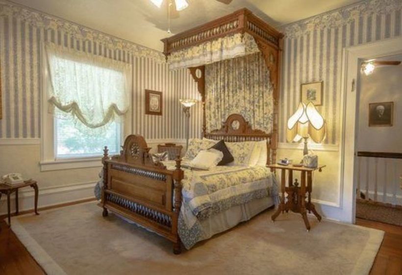 Dickey House Bed & Breakfast