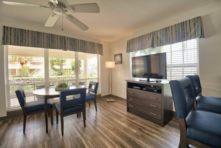 Dover House Resort