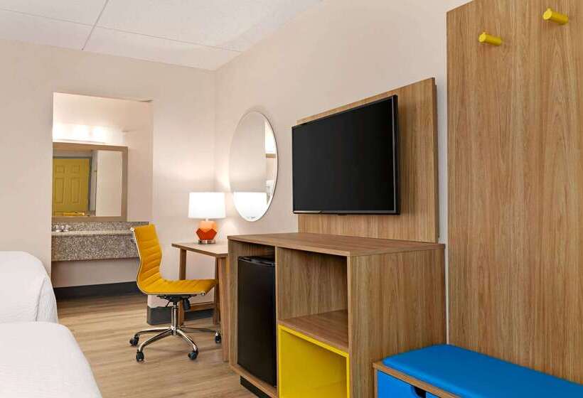 هتل Bo, A Days Inn By Wyndham Chattanooga Downtown