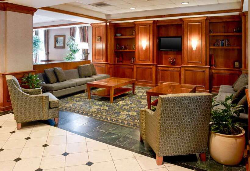 Clarion Hotel Airport