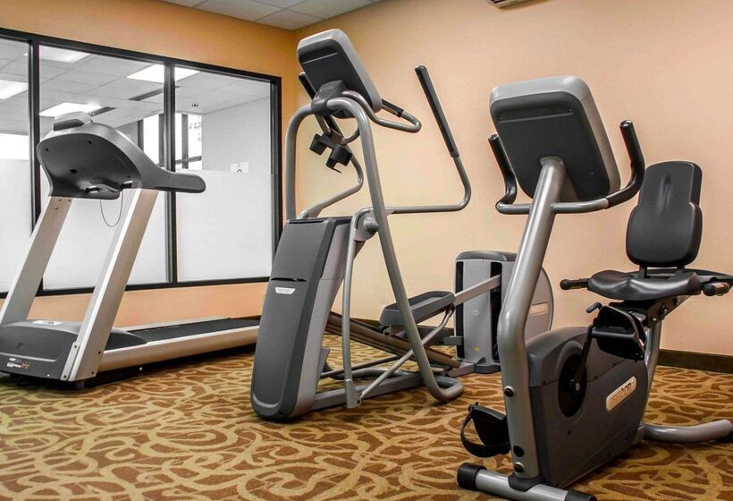 فندق Comfort Inn & Suites Watertown  1000 Islands