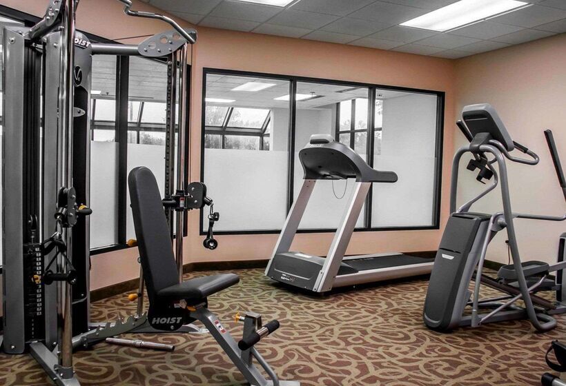 فندق Comfort Inn & Suites Watertown  1000 Islands