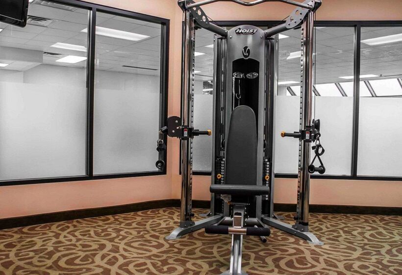 فندق Comfort Inn & Suites Watertown  1000 Islands