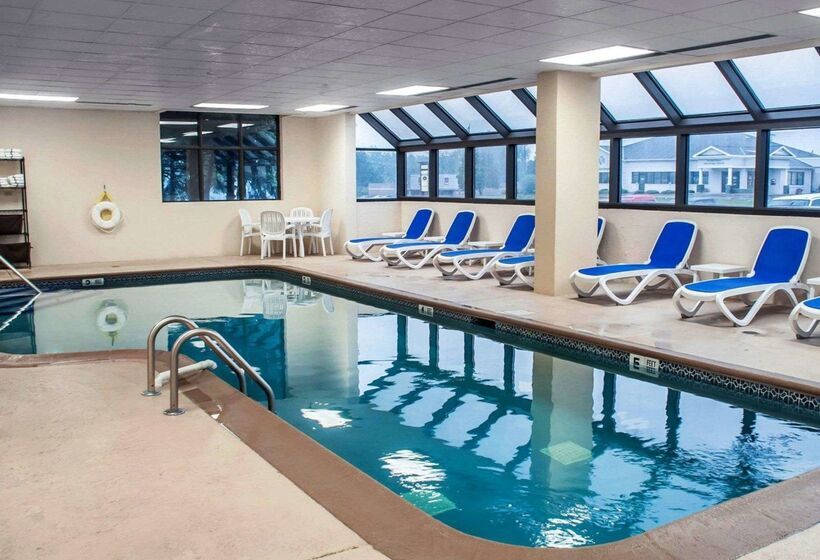 فندق Comfort Inn & Suites Watertown  1000 Islands