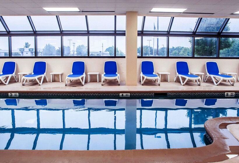 فندق Comfort Inn & Suites Watertown  1000 Islands