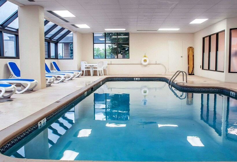 فندق Comfort Inn & Suites Watertown  1000 Islands