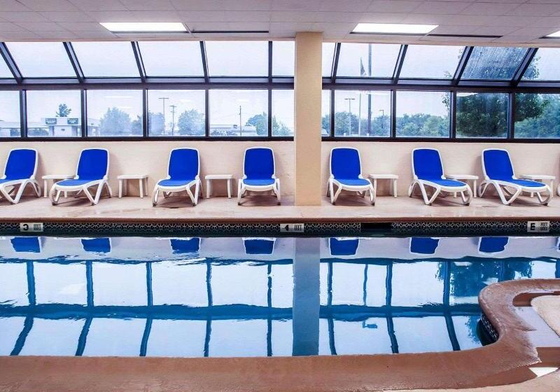 فندق Comfort Inn & Suites Watertown  1000 Islands