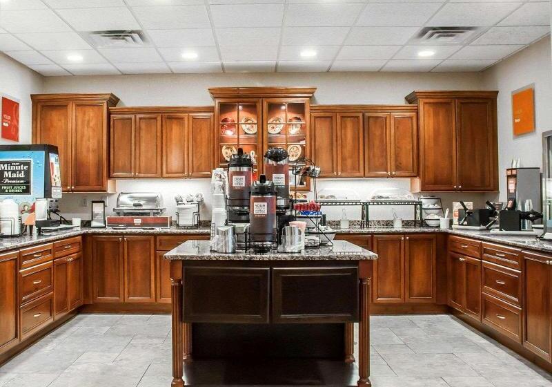 فندق Comfort Inn & Suites Watertown  1000 Islands