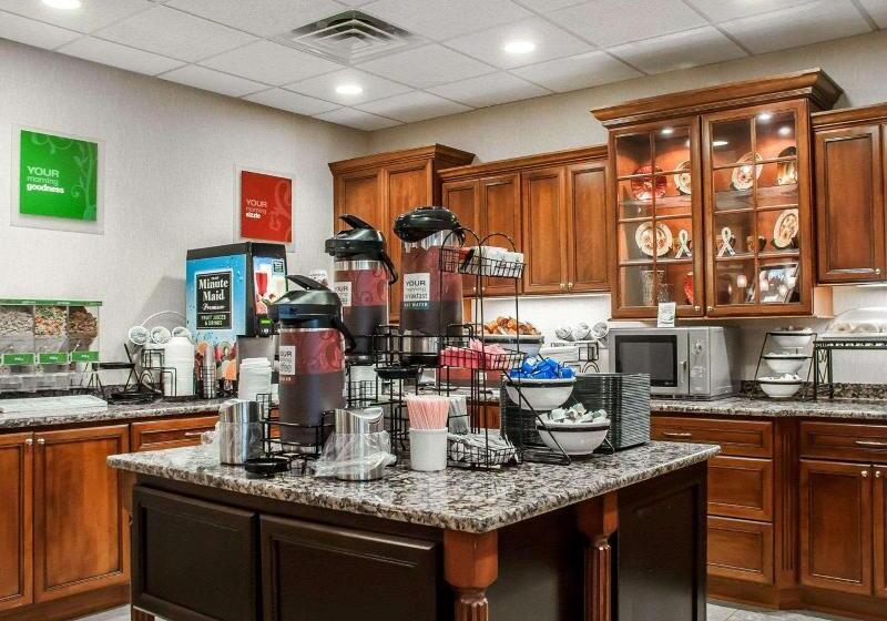 فندق Comfort Inn & Suites Watertown  1000 Islands