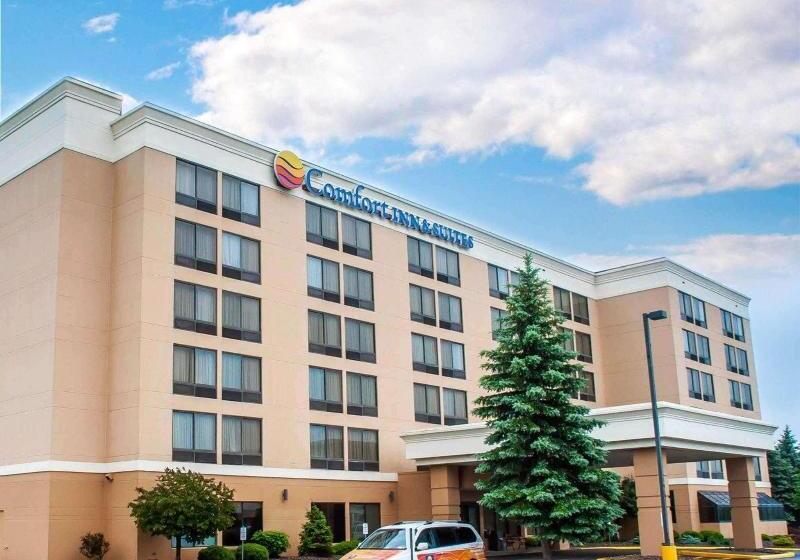 فندق Comfort Inn & Suites Watertown  1000 Islands