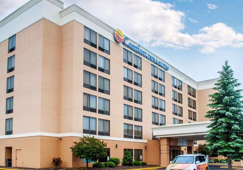 فندق Comfort Inn & Suites Watertown  1000 Islands