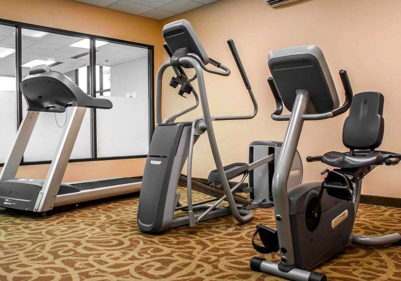 فندق Comfort Inn & Suites Watertown  1000 Islands