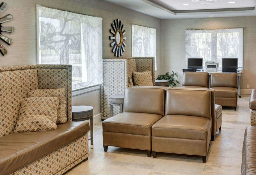 Отель Comfort Inn Williamsburg Gateway