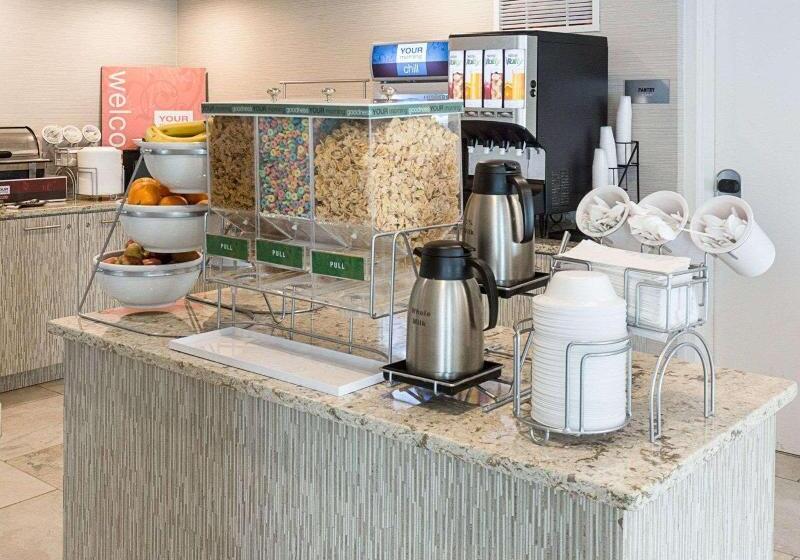 Отель Comfort Inn Williamsburg Gateway