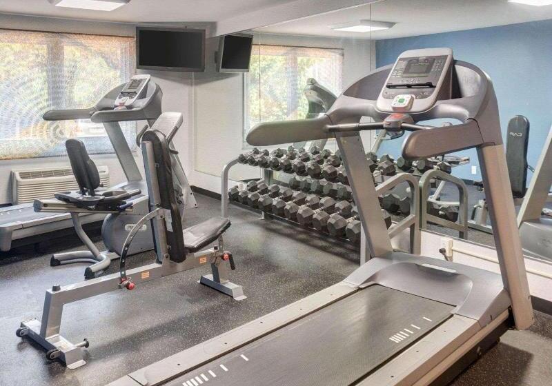 هتل Comfort Inn Williamsburg Gateway