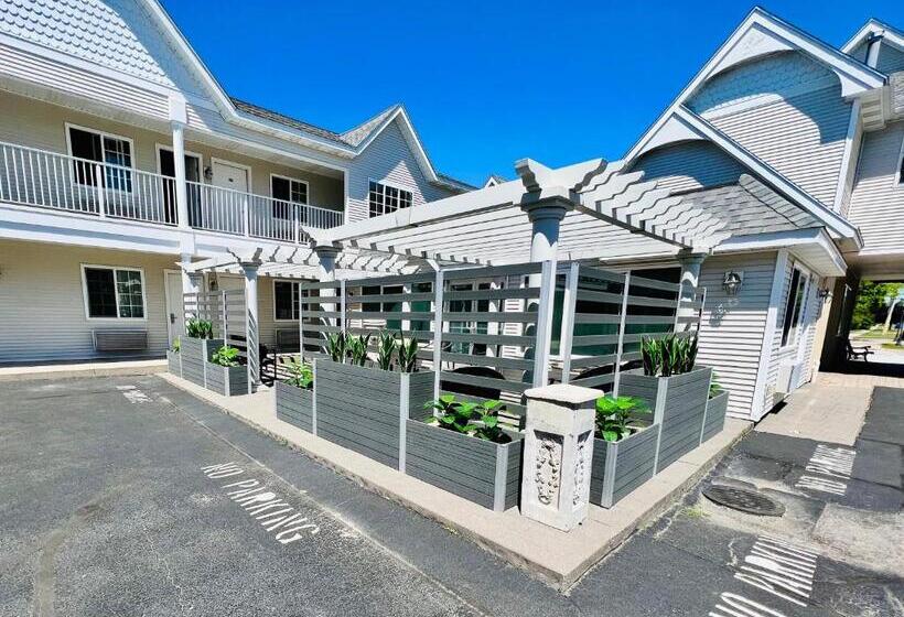 호텔 Court Plaza Inn & Suites Of Mackinaw