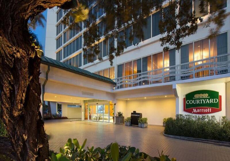 ホテル Courtyard by Marriott Fort Lauderdale Beach