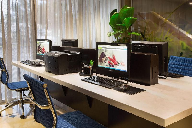 هتل Courtyard by Marriott Fort Lauderdale Beach