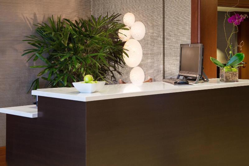 ホテル Courtyard by Marriott Fort Lauderdale Beach