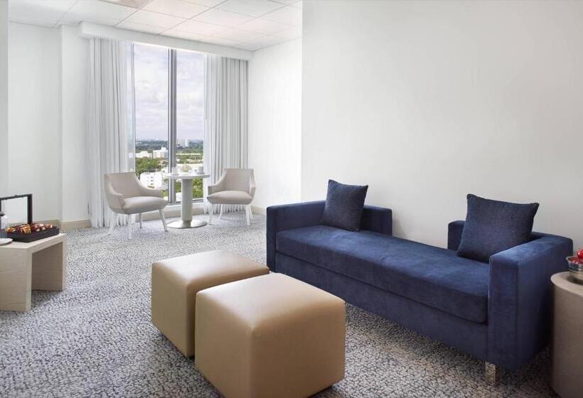 فندق Courtyard Miami Coconut Grove