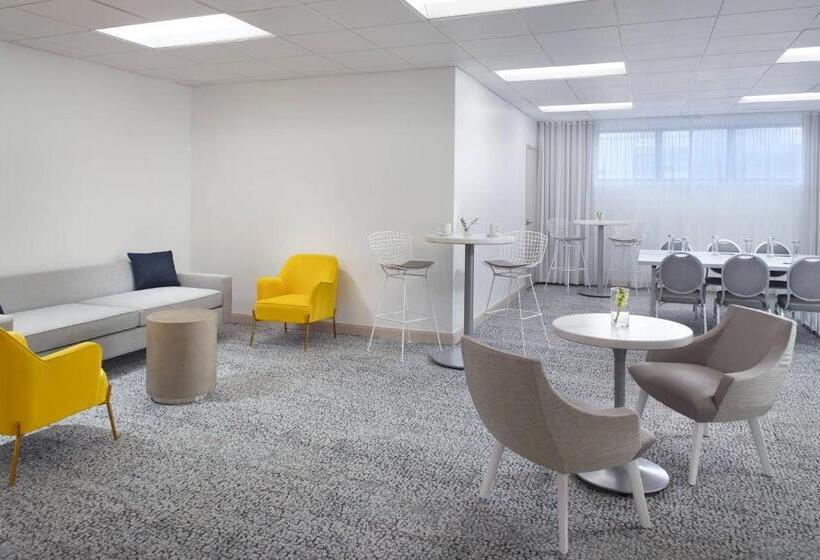 فندق Courtyard Miami Coconut Grove