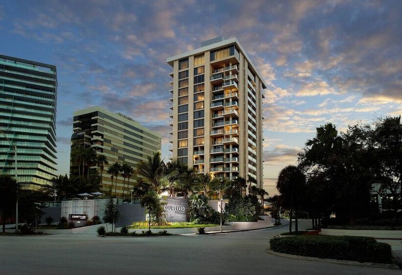 فندق Courtyard Miami Coconut Grove