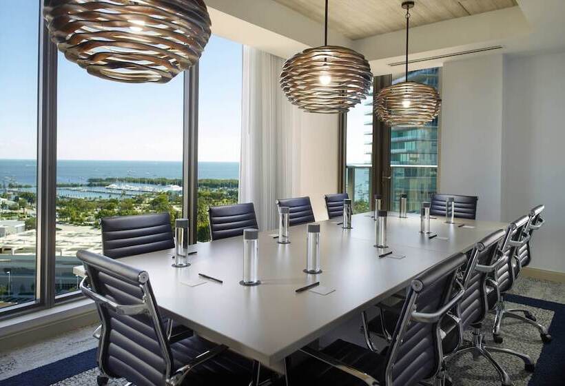 فندق Courtyard Miami Coconut Grove