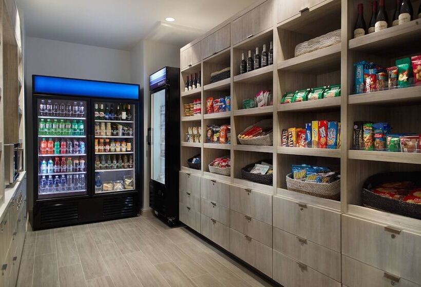 فندق Courtyard Miami Coconut Grove