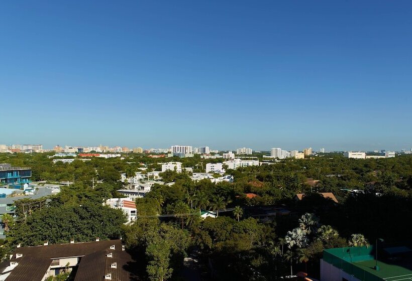 فندق Courtyard Miami Coconut Grove