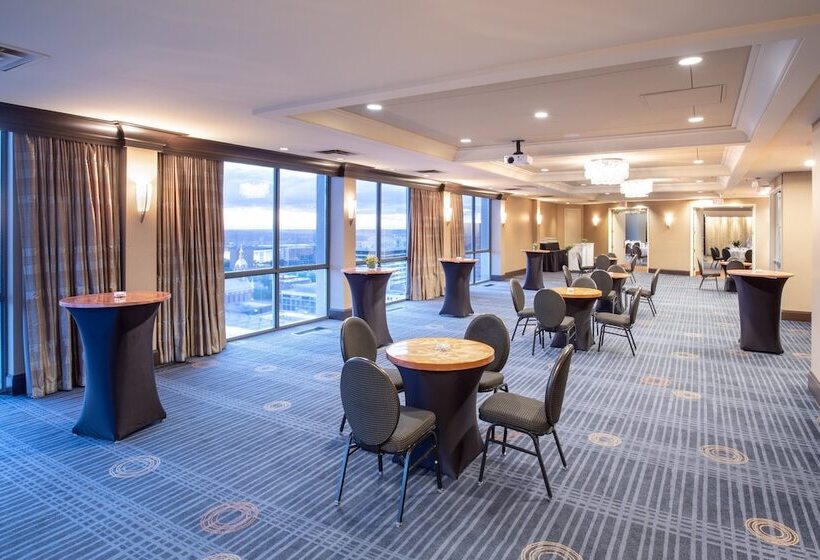 فندق Crowne Plaza Kansas City Downtown, An Ihg