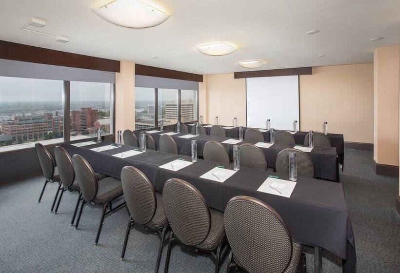 فندق Crowne Plaza Kansas City Downtown, An Ihg