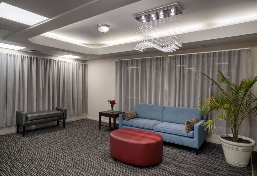 فندق Days Inn By Wyndham Clarksville North Exit 4