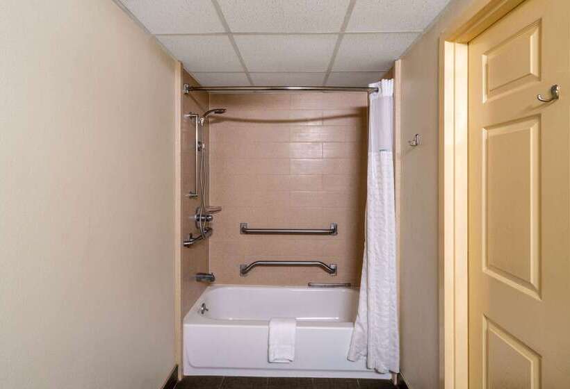 فندق Days Inn By Wyndham Clarksville North Exit 4