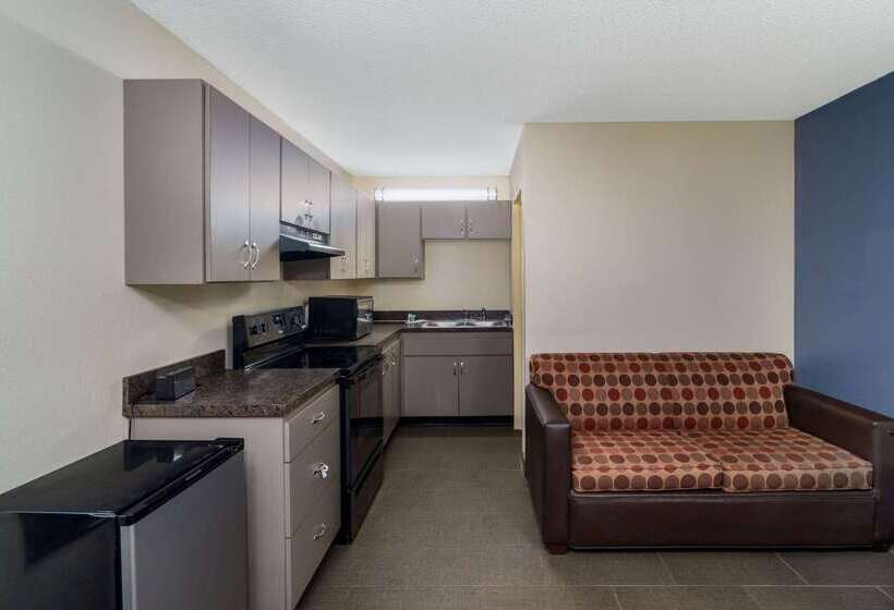 فندق Days Inn By Wyndham Clarksville North Exit 4