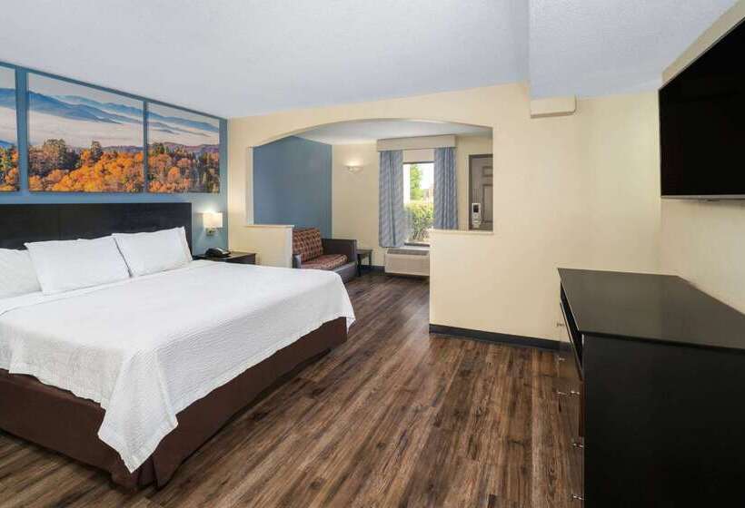 فندق Days Inn By Wyndham Clarksville North Exit 4