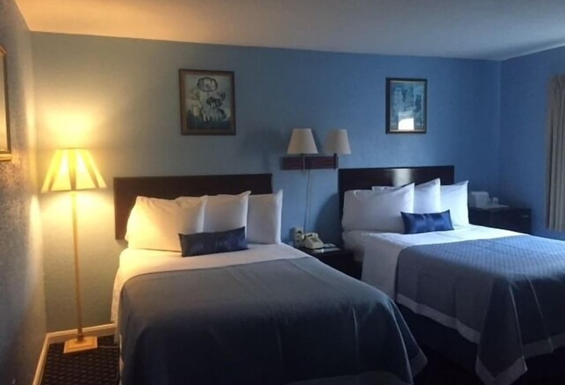 Отель Days Inn By Wyndham Cleveland Lakewood