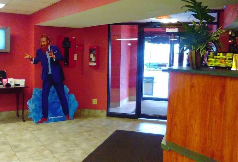 Отель Days Inn By Wyndham Cleveland Lakewood