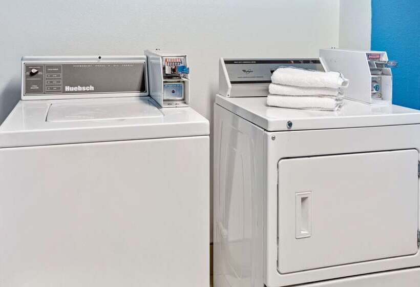 호텔 Days Inn By Wyndham Dallas Garland West