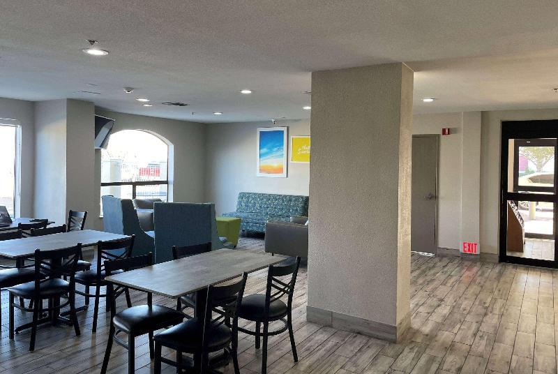 호텔 Days Inn By Wyndham Dallas Garland West