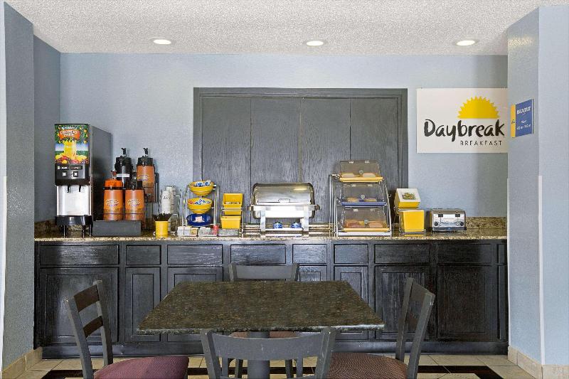 호텔 Days Inn By Wyndham Dallas Garland West