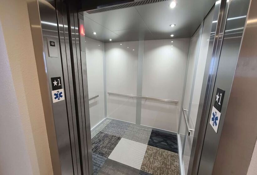 فندق Days Inn By Wyndham Johnson Creek