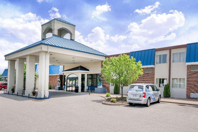 فندق Norwood Inn & Suites La Crosse