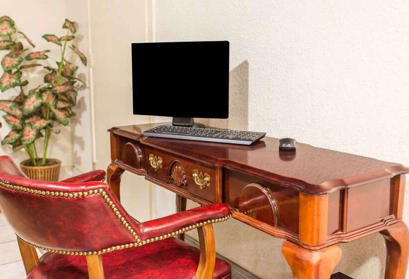 فندق Days Inn By Wyndham Lake City I10