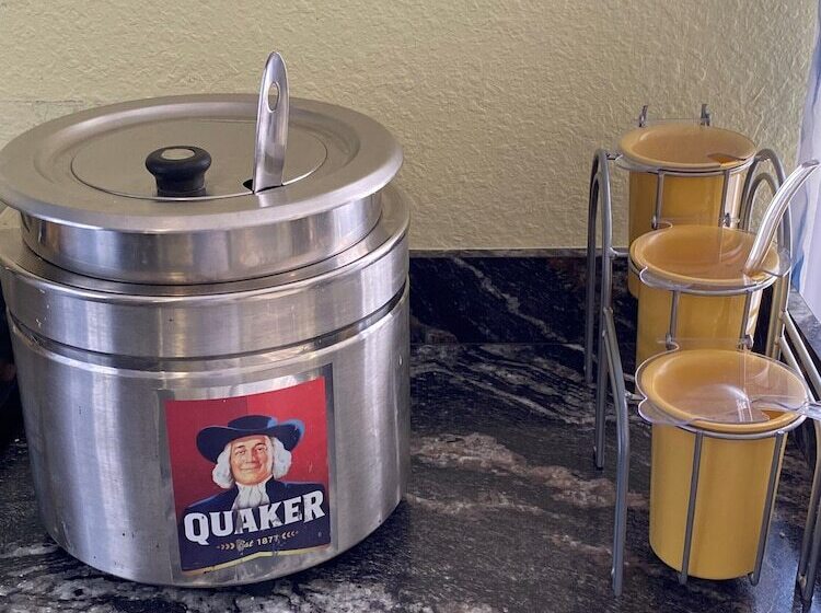 فندق Days Inn By Wyndham Lake City I10