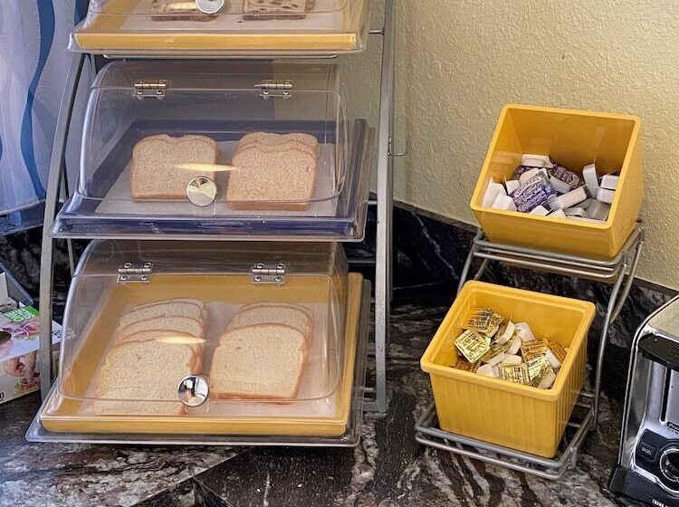 فندق Days Inn By Wyndham Lake City I10