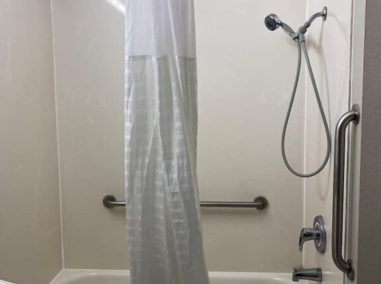 فندق Days Inn By Wyndham Lake City I10