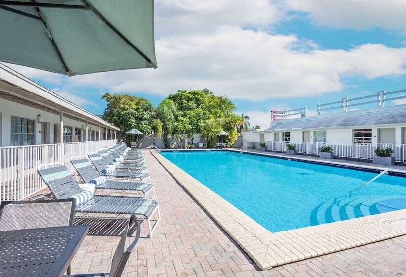 فندق Days Inn By Wyndham Miami Airport North