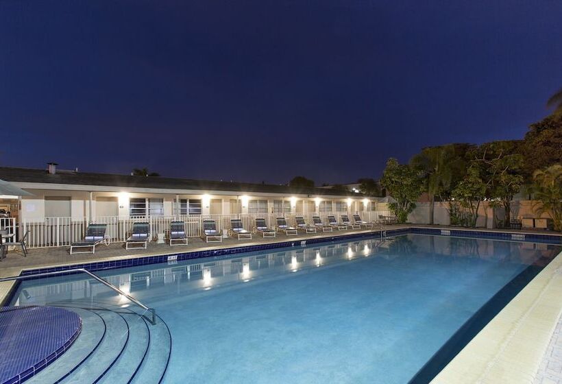 فندق Days Inn By Wyndham Miami Airport North