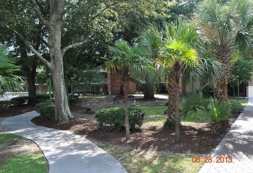 Отель Days Inn By Wyndham Mt Pleasantcharlestonpatriots Point